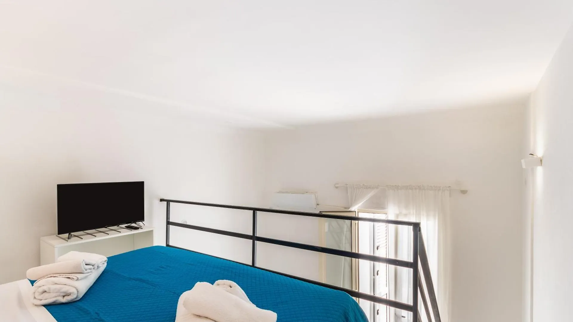 Fronte Mare Apartments & City Views Syracuse 0*,  Italy