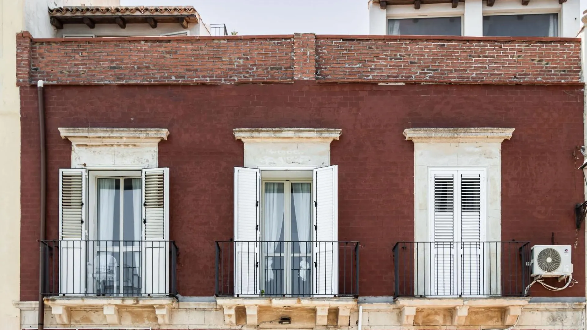 Fronte Mare Apartments & City Views Syracuse 0*,  Italy